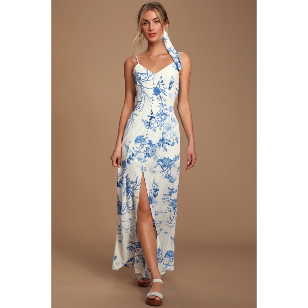 Lulu’s White/blue floral button front maxi